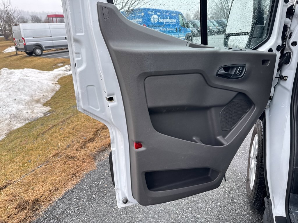 Used 2023 Ford Transit 350 XLT image 31