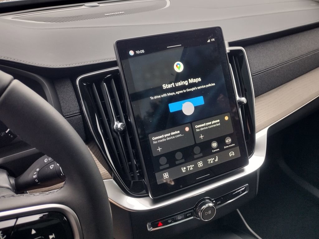New 2026 Volvo XC90 B6 Plus w/ Protection Package Premier image 16