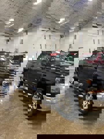 Used 2017 Chevrolet Silverado 1500 LT w/ Trailering Package image 5