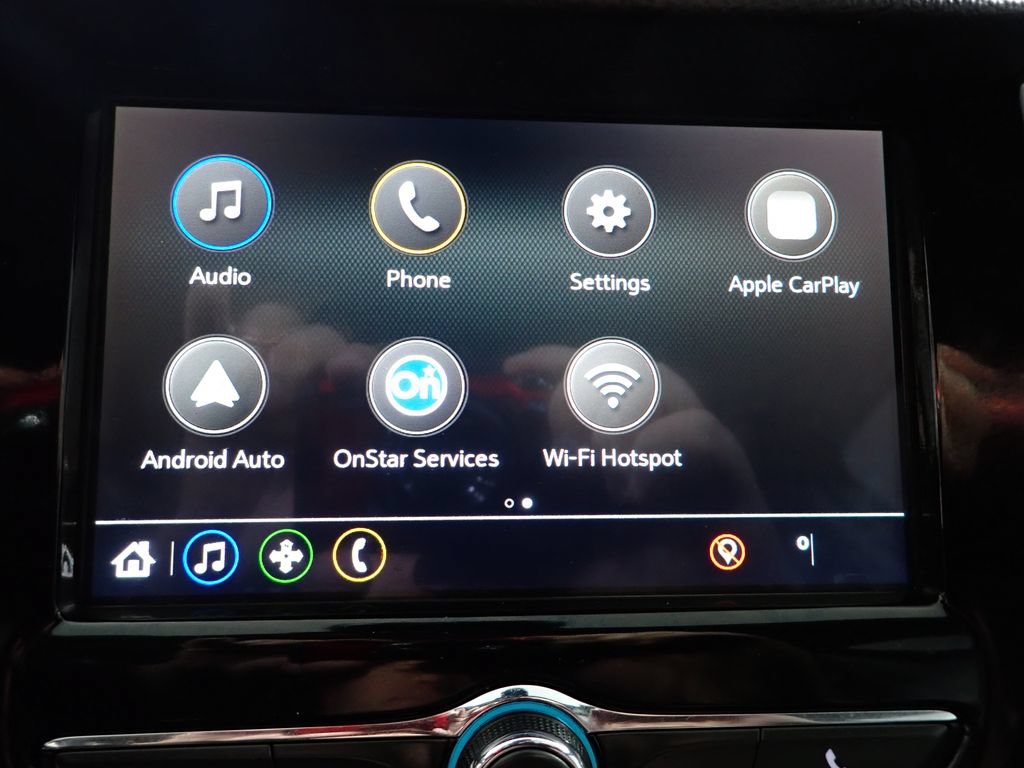 Used 2018 Chevrolet Trax LT w/ LT Convenience Package FWD image 3
