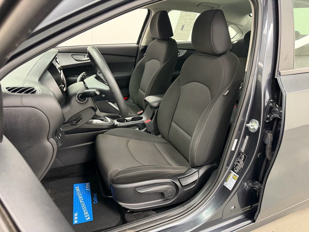 Used 2023 Kia Forte LXS w/ LXS Technology Package image 17