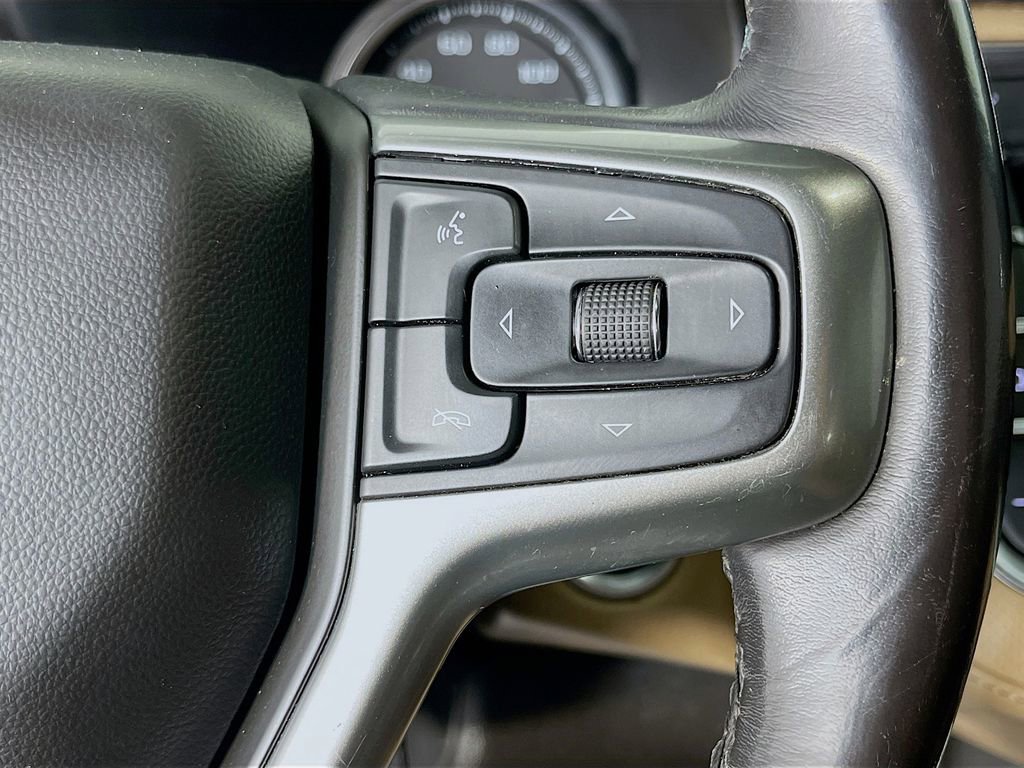 Used 2021 Chevrolet Tahoe Premier w/ Premium Package image 17