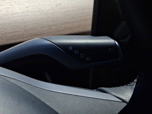 Used 2020 Tesla Model Y Long Range image 17