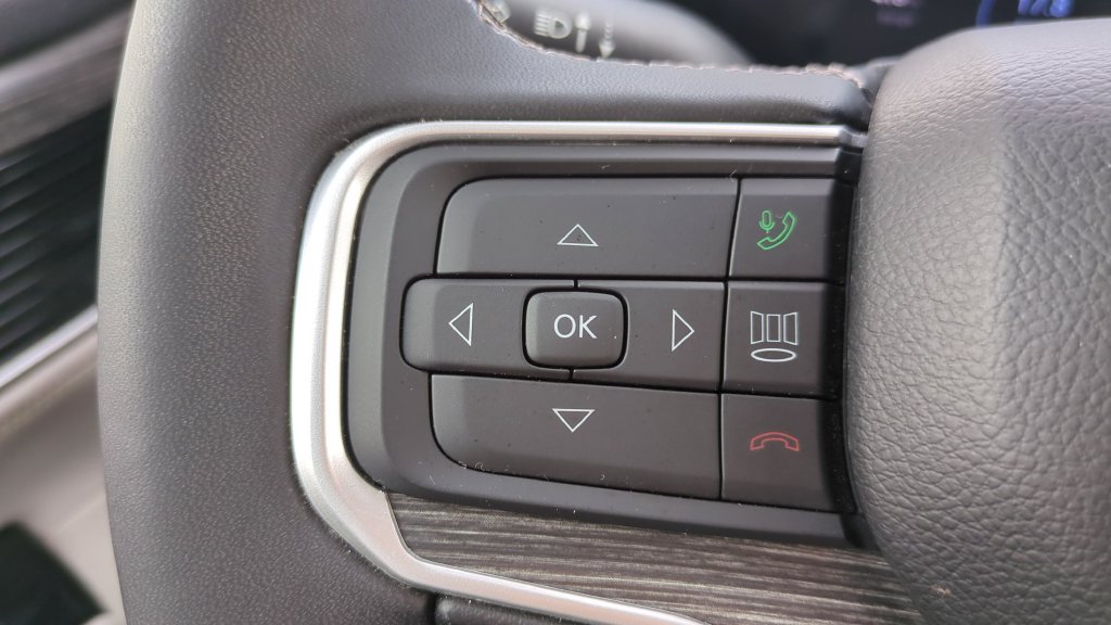 Used 2024 Jeep Wagoneer L Series II RWD image 20