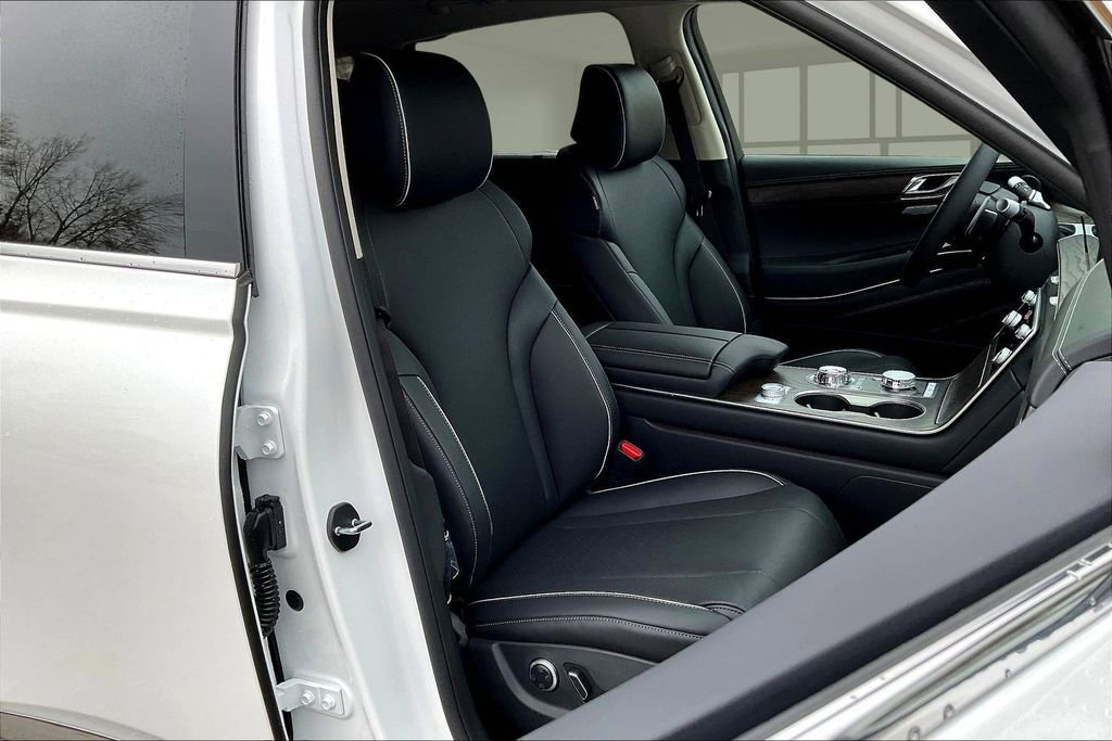New 2026 Genesis GV80 2.5T Advanced image 11