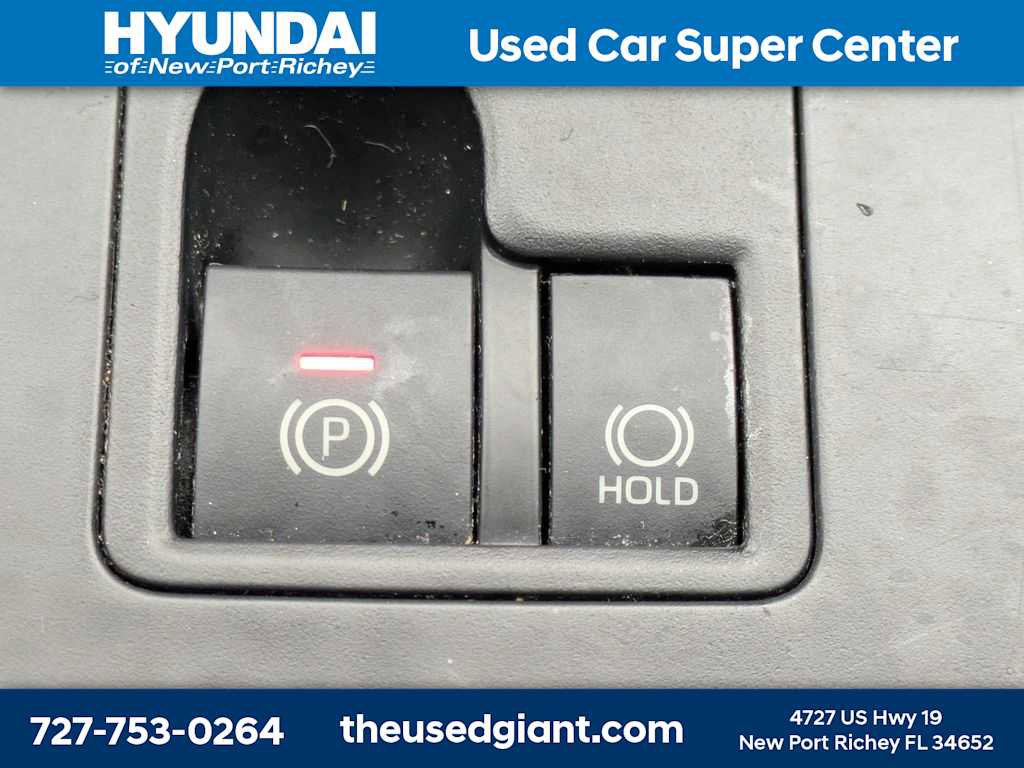 Used 2021 Toyota Highlander LE image 33