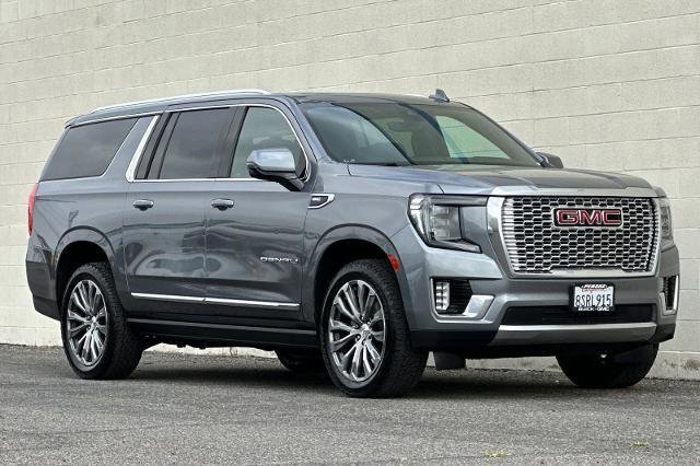 Certified 2021 GMC Yukon XL Denali w/ Denali Premium Package AWD/4WD image 2