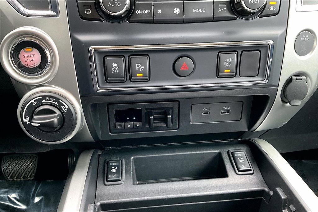 Used 2020 Nissan Titan SV w/ SV Convenience Package image 16
