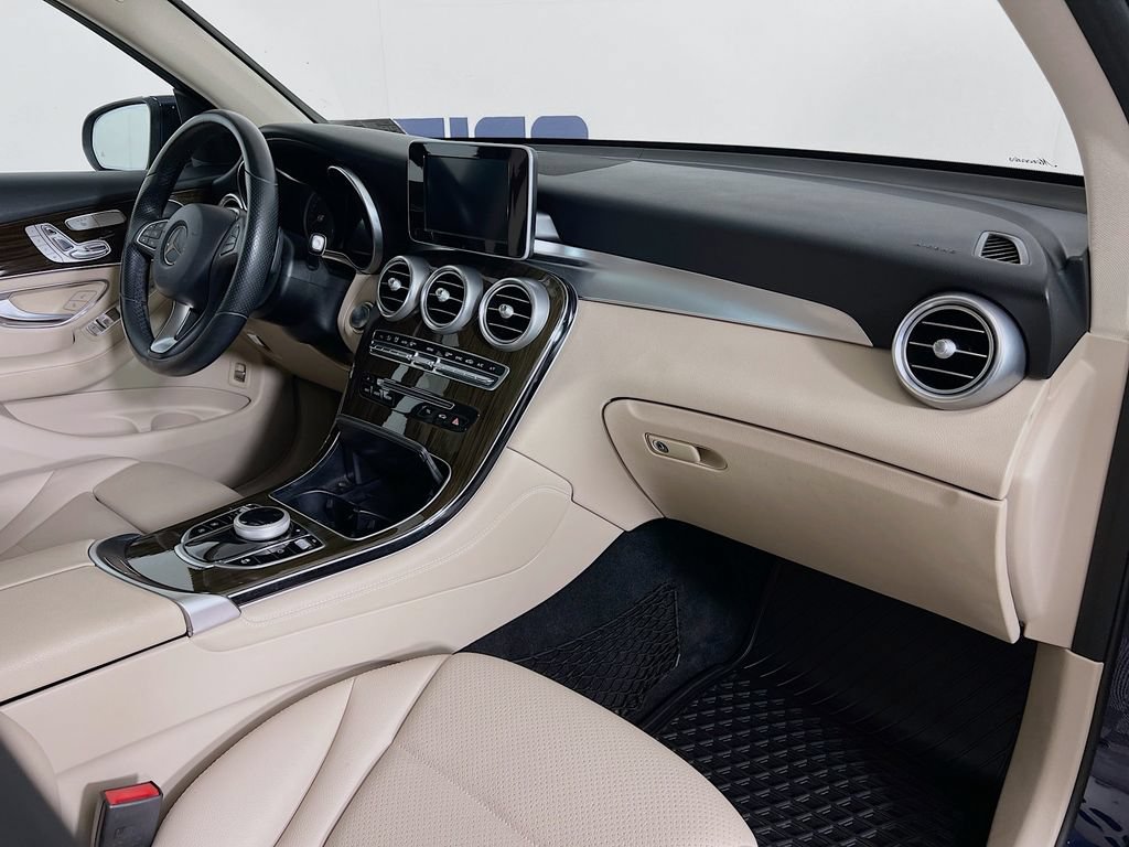 Used 2018 Mercedes-Benz GLC 300 4MATIC image 29