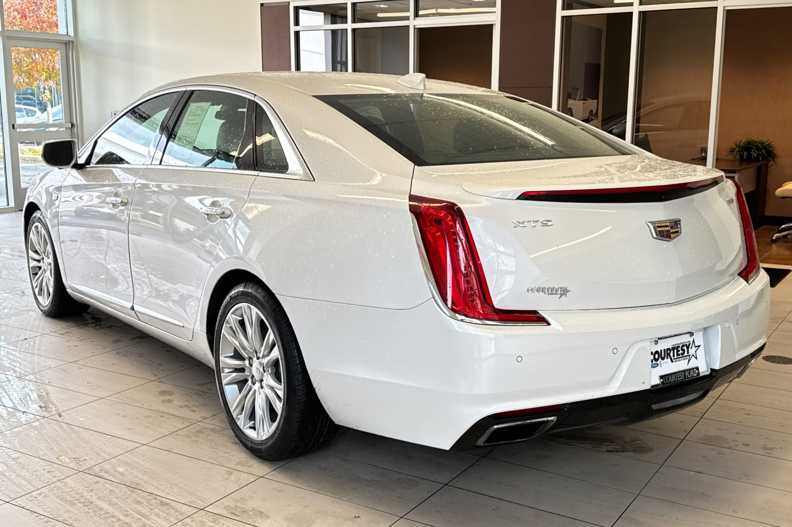 Used 2019 Cadillac XTS Luxury image 6