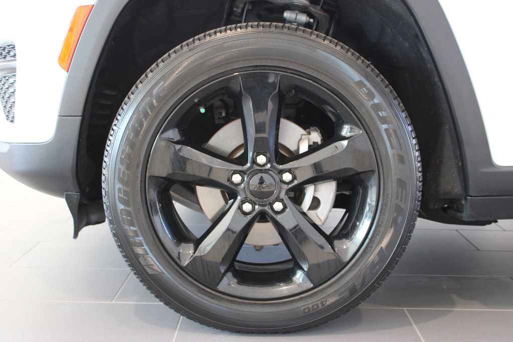 Used 2024 Jeep Grand Cherokee Altitude image 26