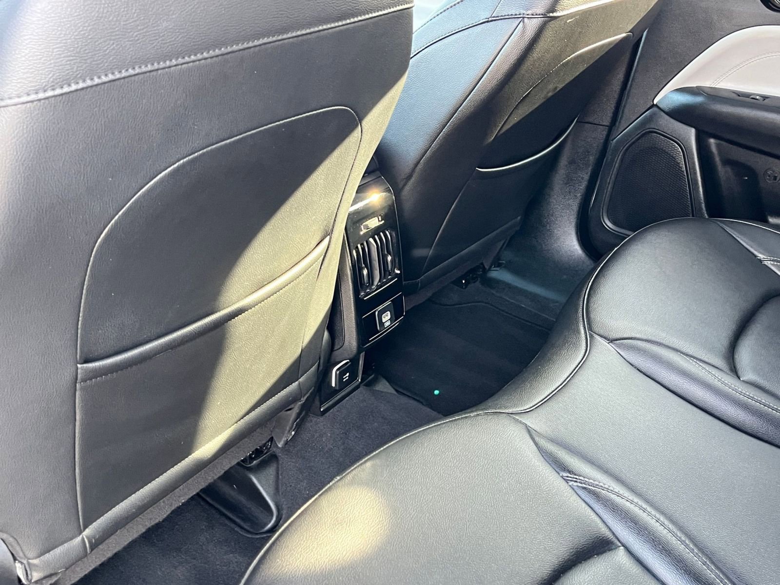 Used 2025 Jeep Compass Limited image 23