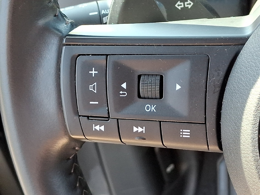 Used 2025 Nissan Pathfinder SV AWD/4WD image 20