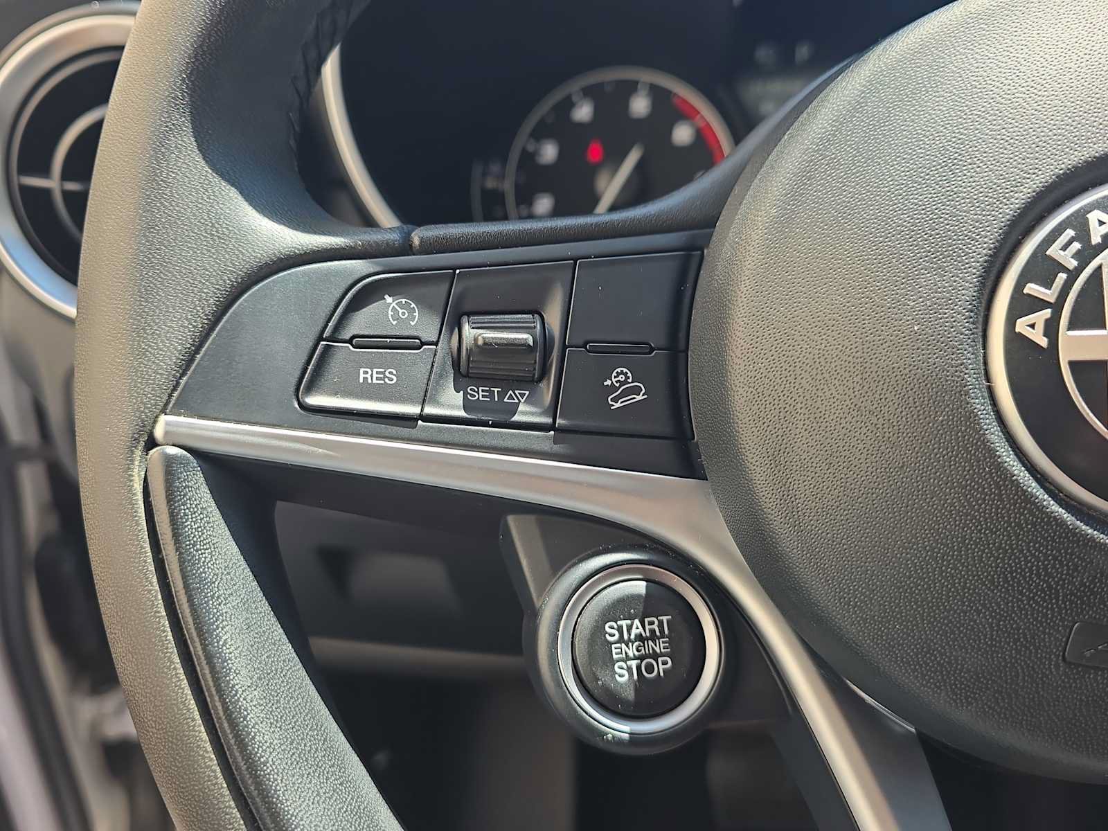 Used 2019 Alfa Romeo Stelvio AWD image 22