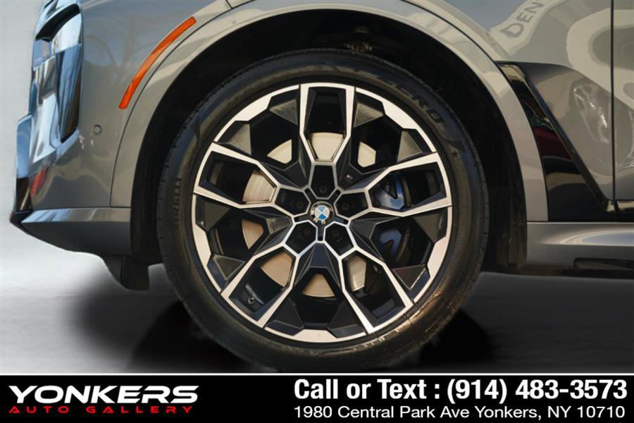 Used 2024 BMW X7 M60i w/ Executive Package image 68