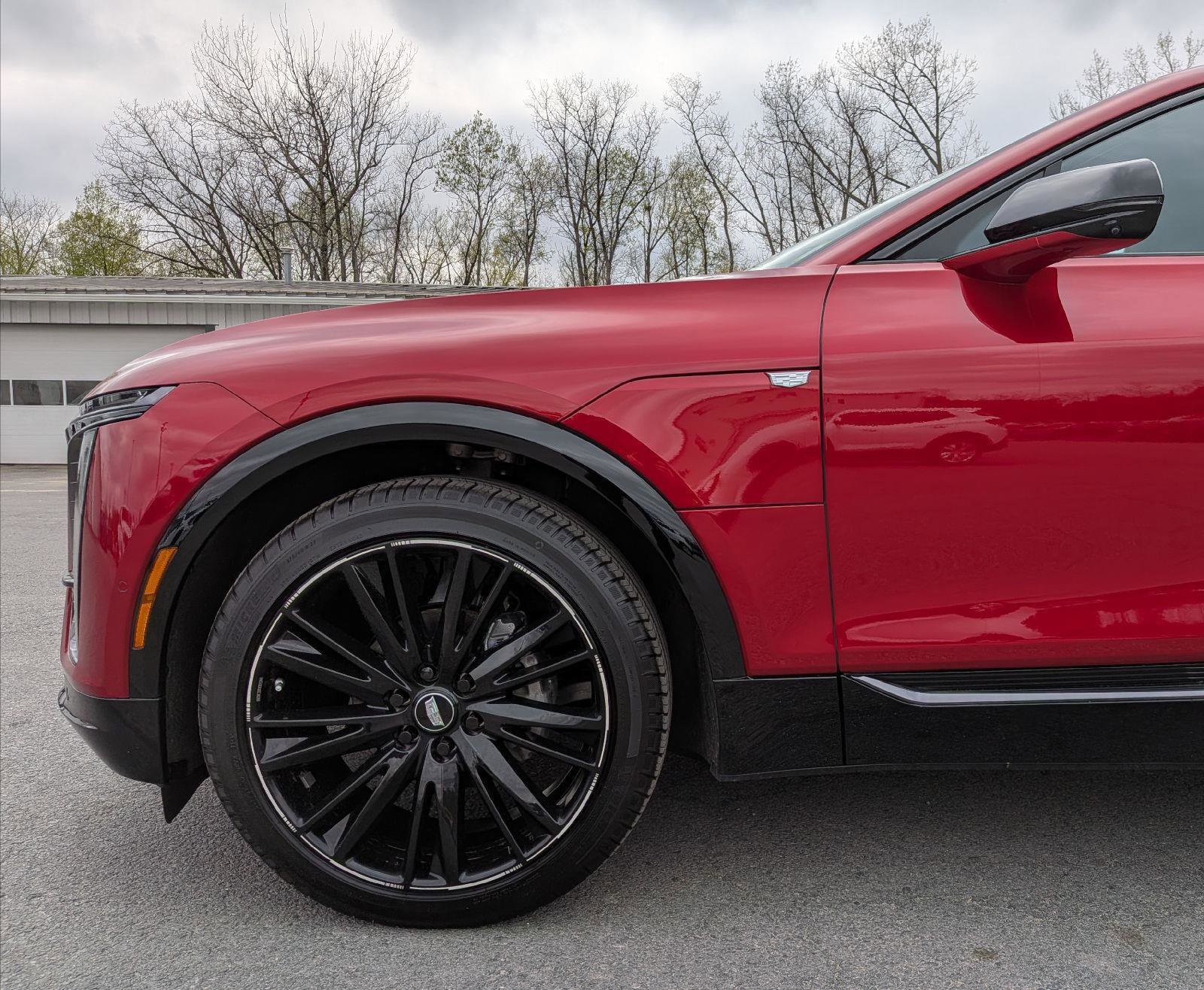 Used 2025 Cadillac Lyriq Sport AWD/4WD image 3