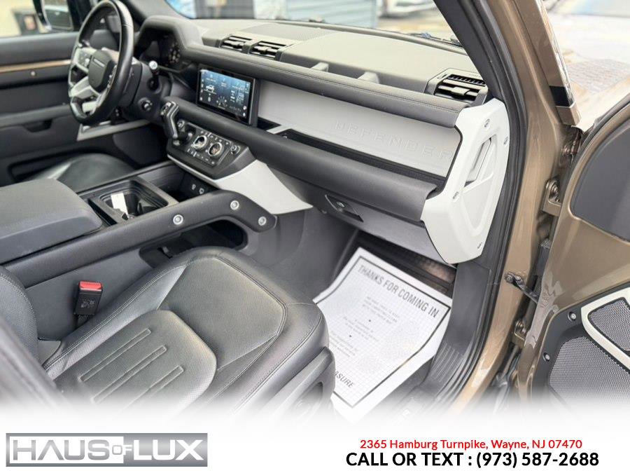 Used 2022 Land Rover Defender 110 X-Dynamic SE image 28