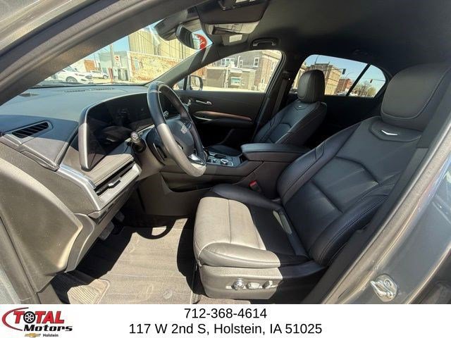 Used 2025 Cadillac XT4 Premium Luxury AWD/4WD image 9
