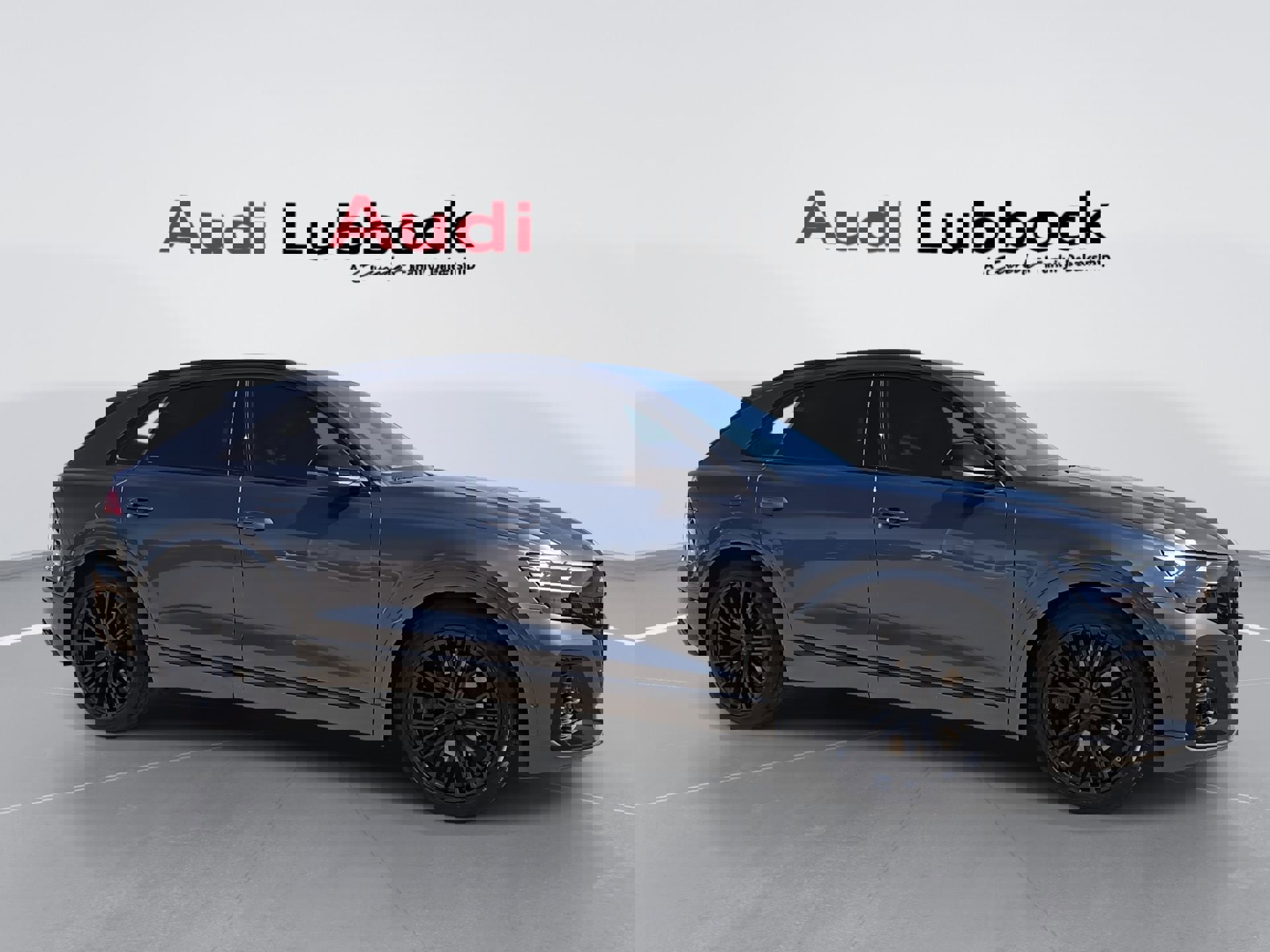 New 2026 Audi SQ8 Premium Plus AWD/4WD image 9