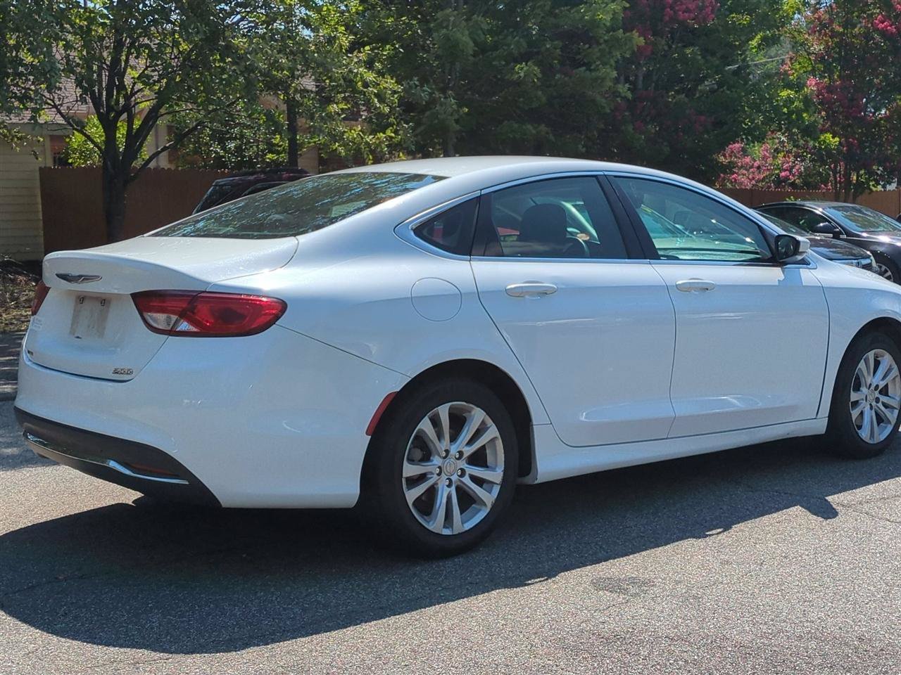 Used 2015 Chrysler 200 Limited FWD image 7