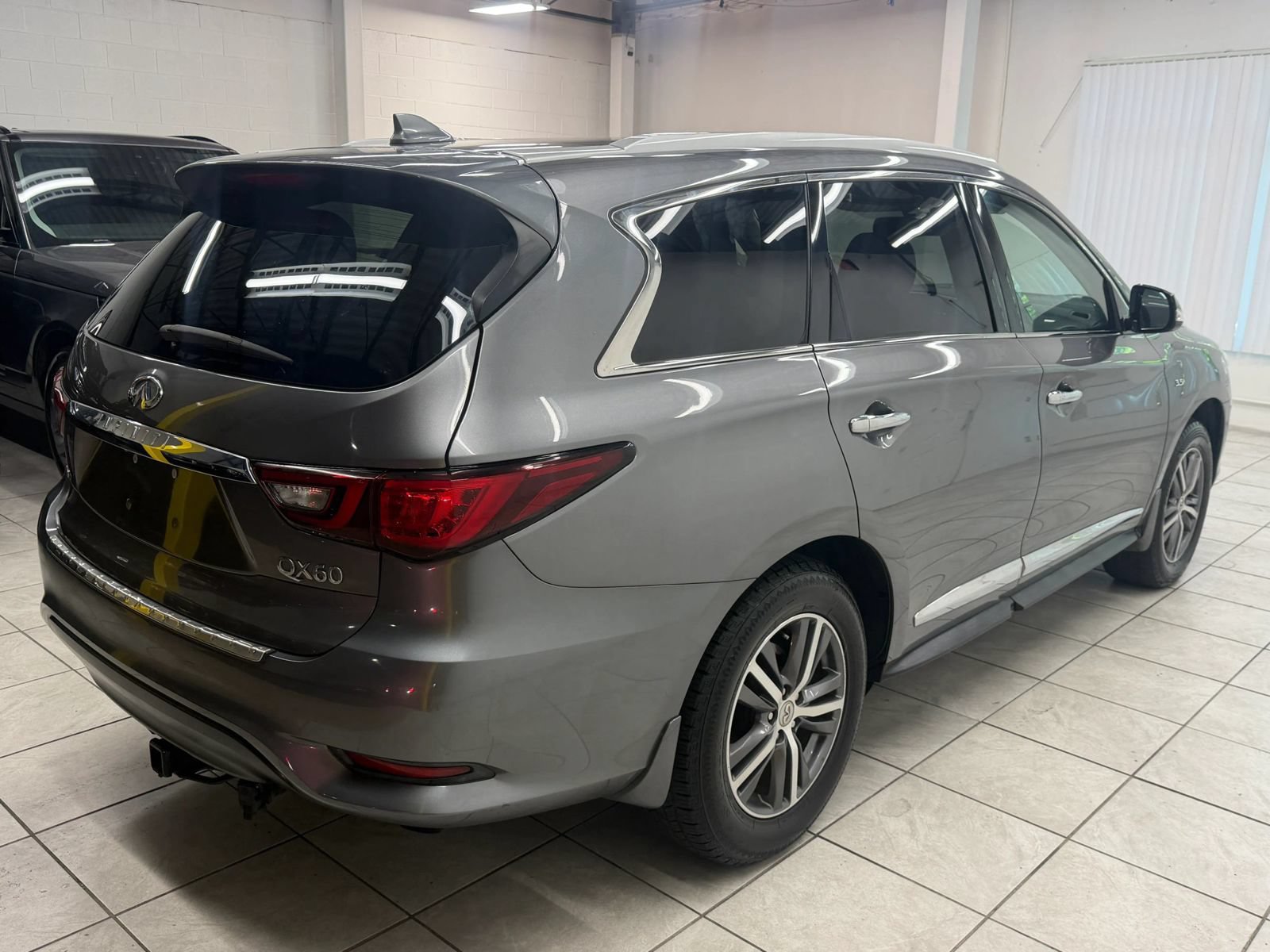 Used 2020 INFINITI QX60 Luxe AWD/4WD image 9