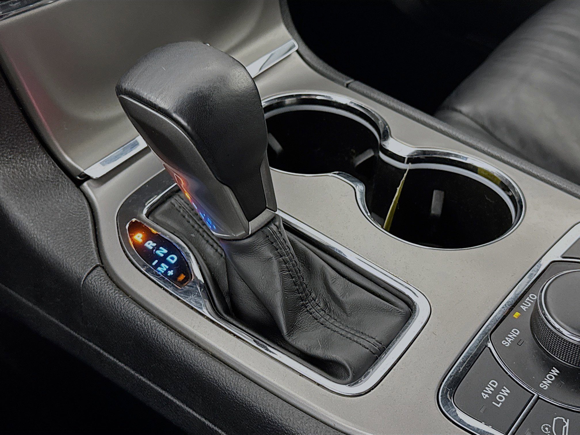 Used 2021 Jeep Grand Cherokee Limited image 17