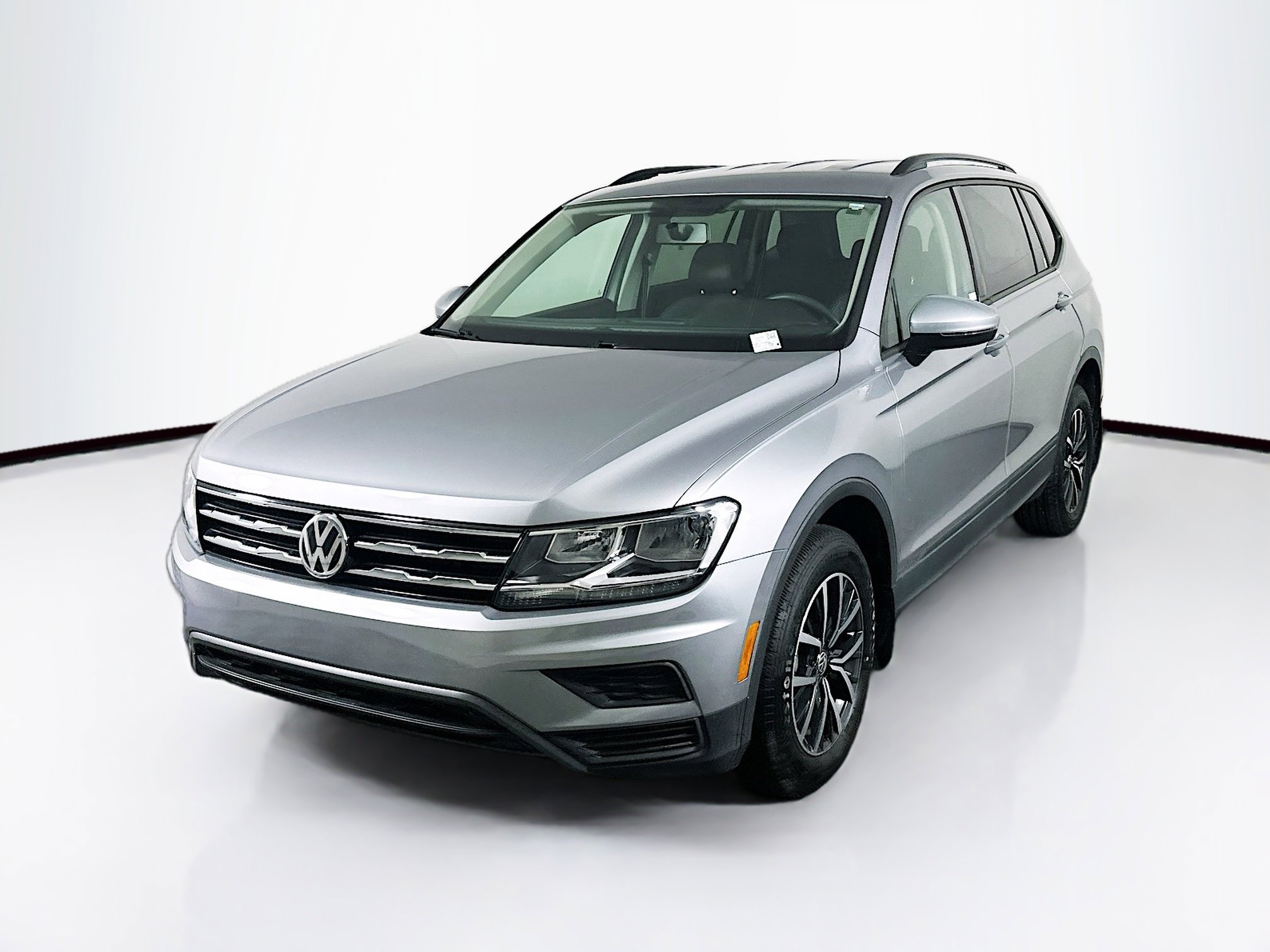 Used 2021 Volkswagen Tiguan S FWD image 3