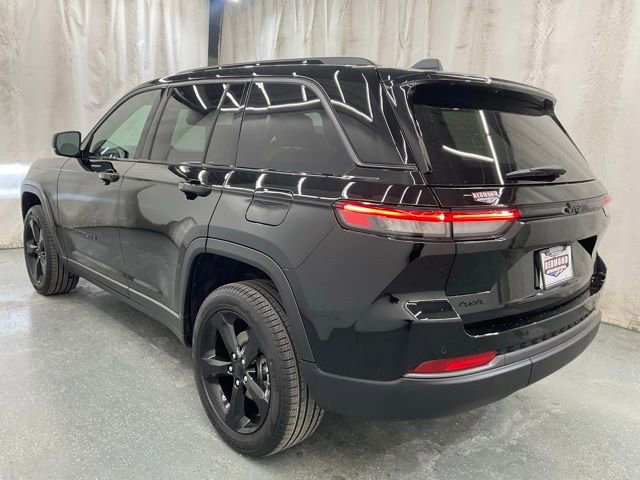 New 2026 Jeep Grand Cherokee Limited w/ Limited Altitude Package AWD/4WD image 5