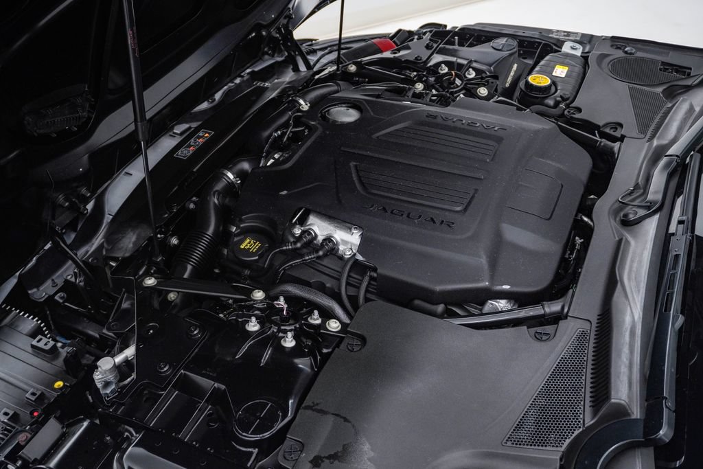 Used 2021 Jaguar F-TYPE R AWD/4WD image 34