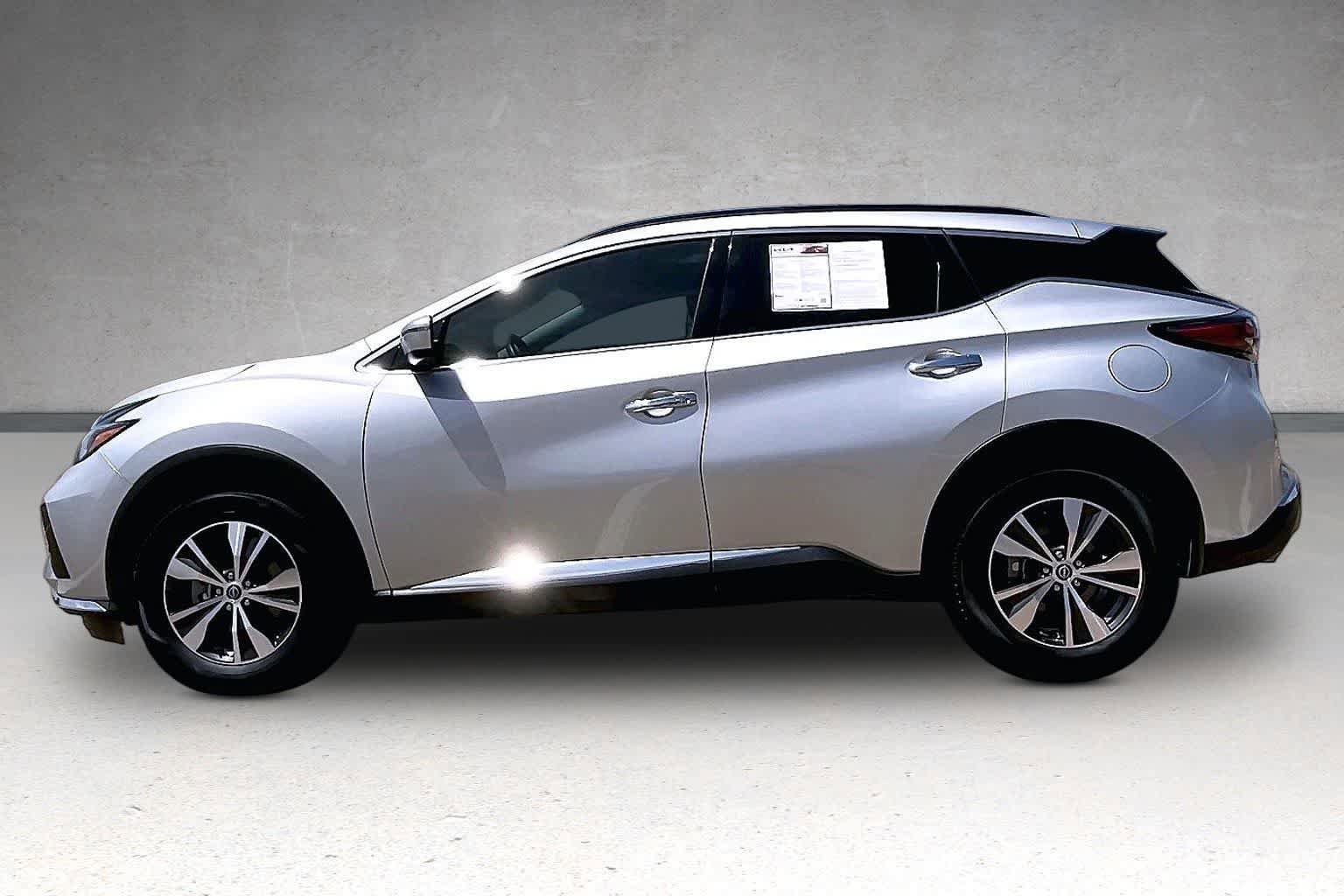 Used 2023 Nissan Murano SV AWD/4WD image 3
