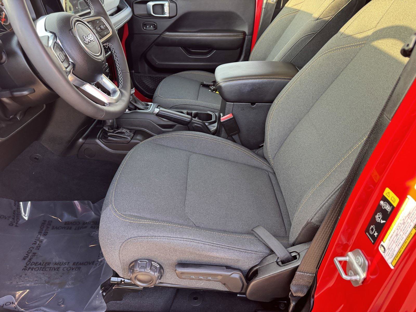 Certified 2025 Jeep Wrangler Sahara image 15