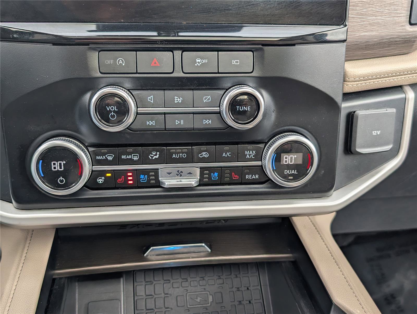 Used 2024 Ford Expedition Limited image 33