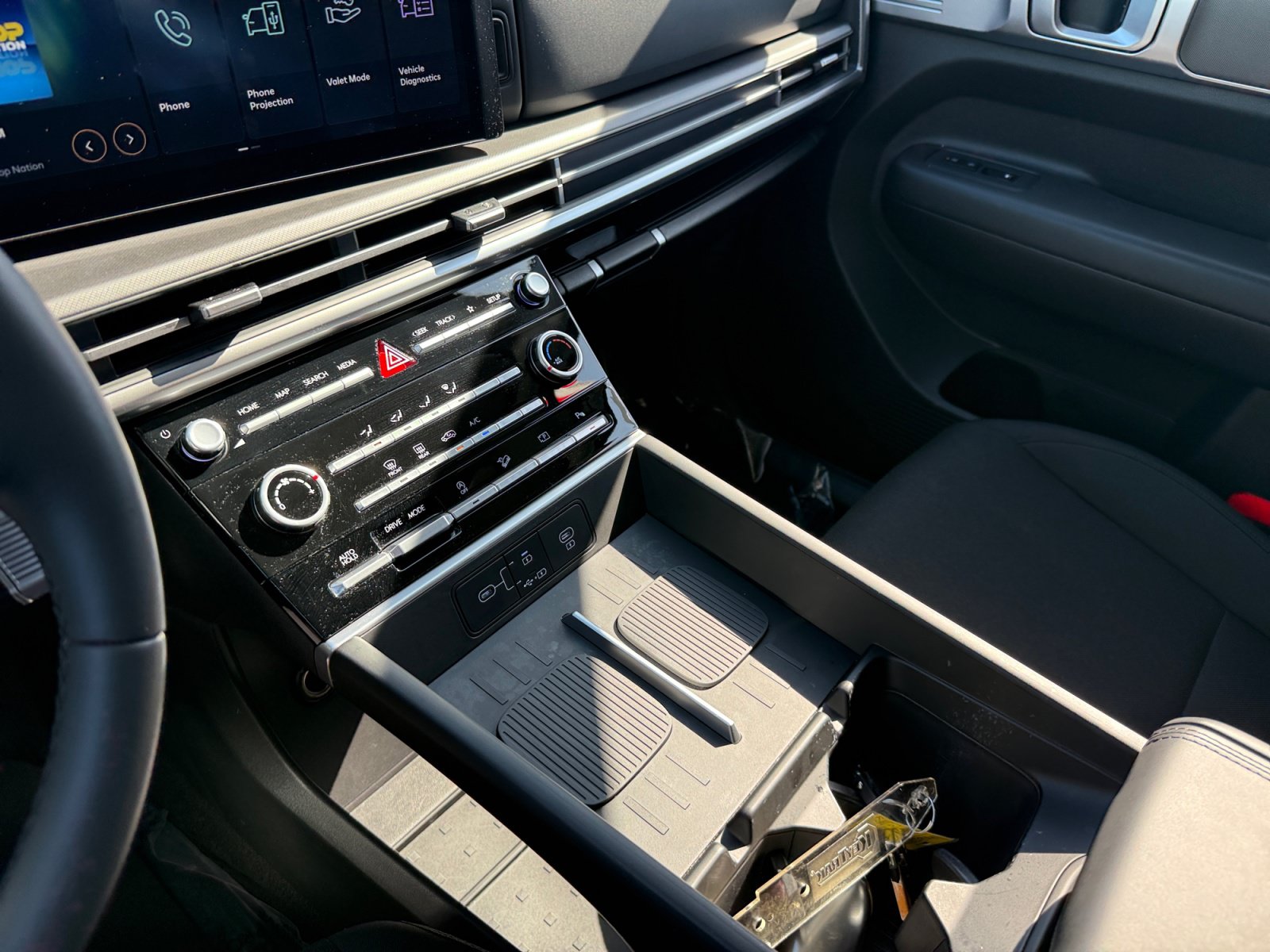 Certified 2025 Hyundai Santa Fe SE FWD image 13