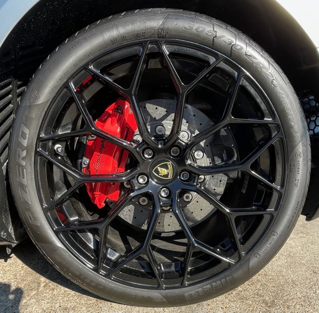 Used 2020 Lamborghini Huracan EVO image 13