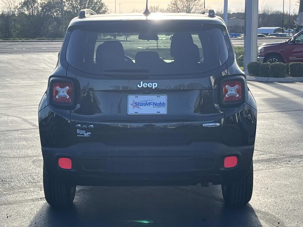 Used 2017 Jeep Renegade Latitude image 6