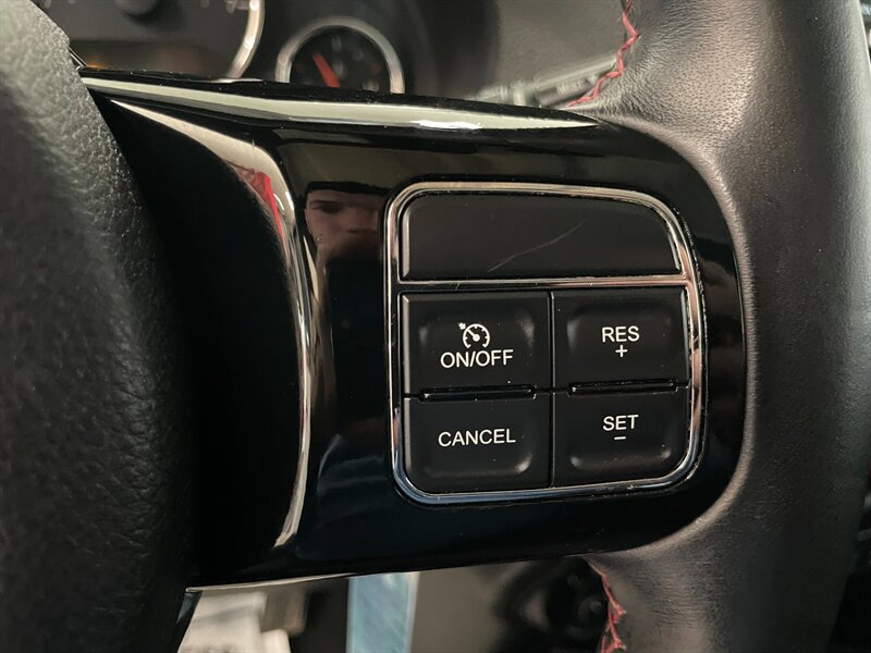 Used 2012 Jeep Wrangler Sahara AWD/4WD image 10