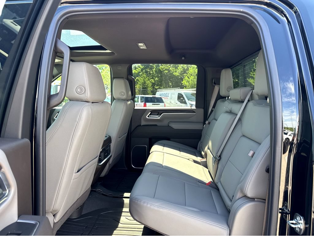 New 2026 GMC Sierra 2500 SLT w/ SLT Premium Package AWD/4WD image 7