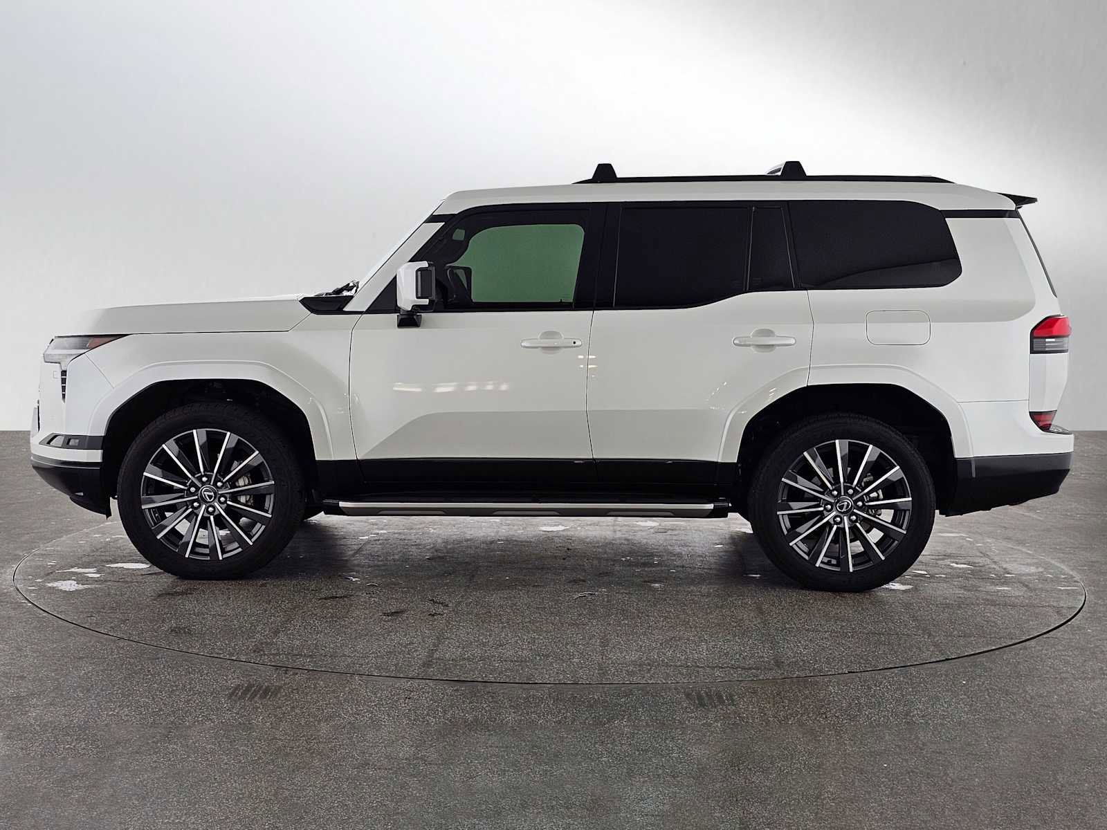 Used 2024 Lexus GX 550 w/ Accessory Package (Z1) AWD/4WD image 2