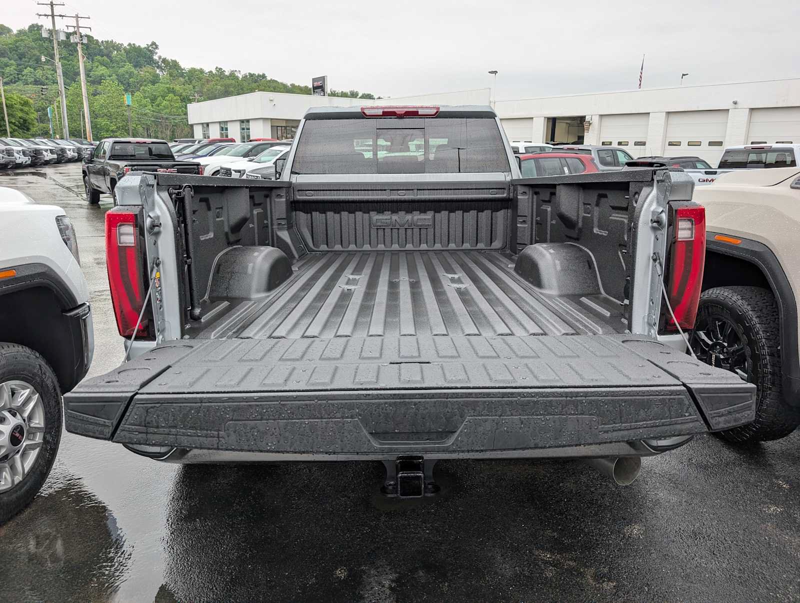 New 2026 GMC Sierra 3500 SLE w/ Preferred Package AWD/4WD image 8