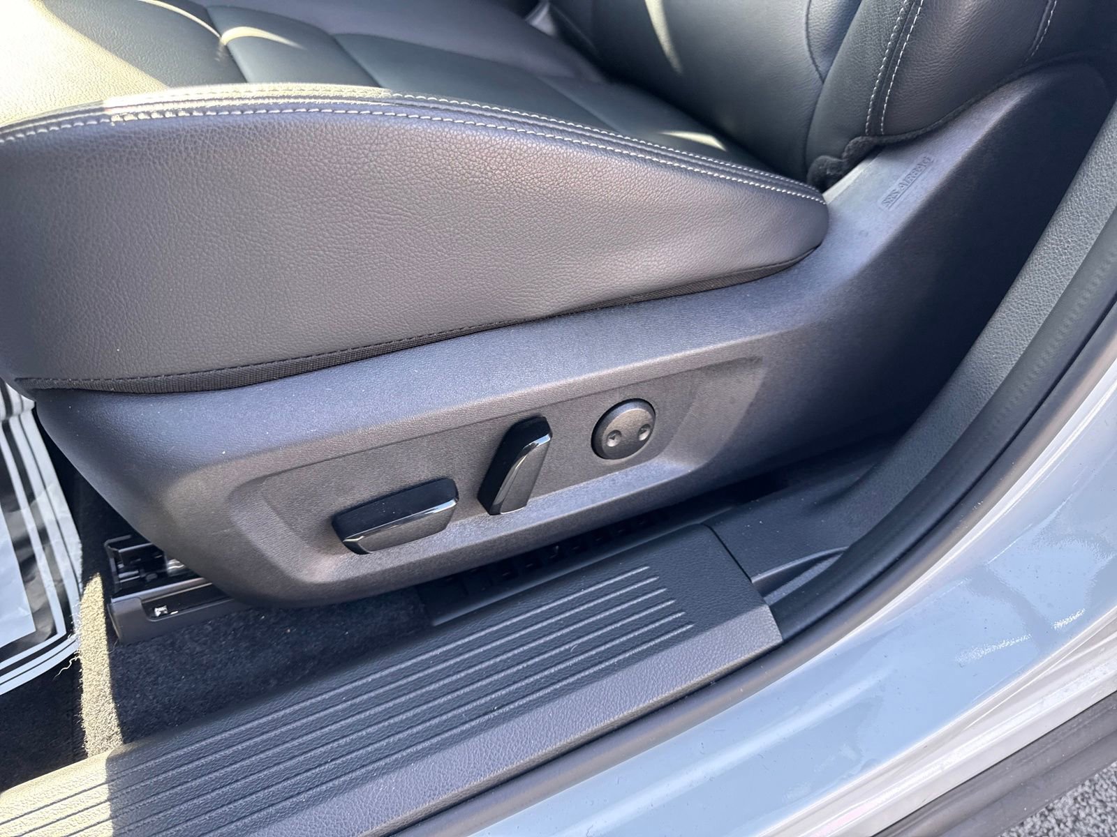 Certified 2025 Nissan Rogue SL w/ SL Premium Package image 25