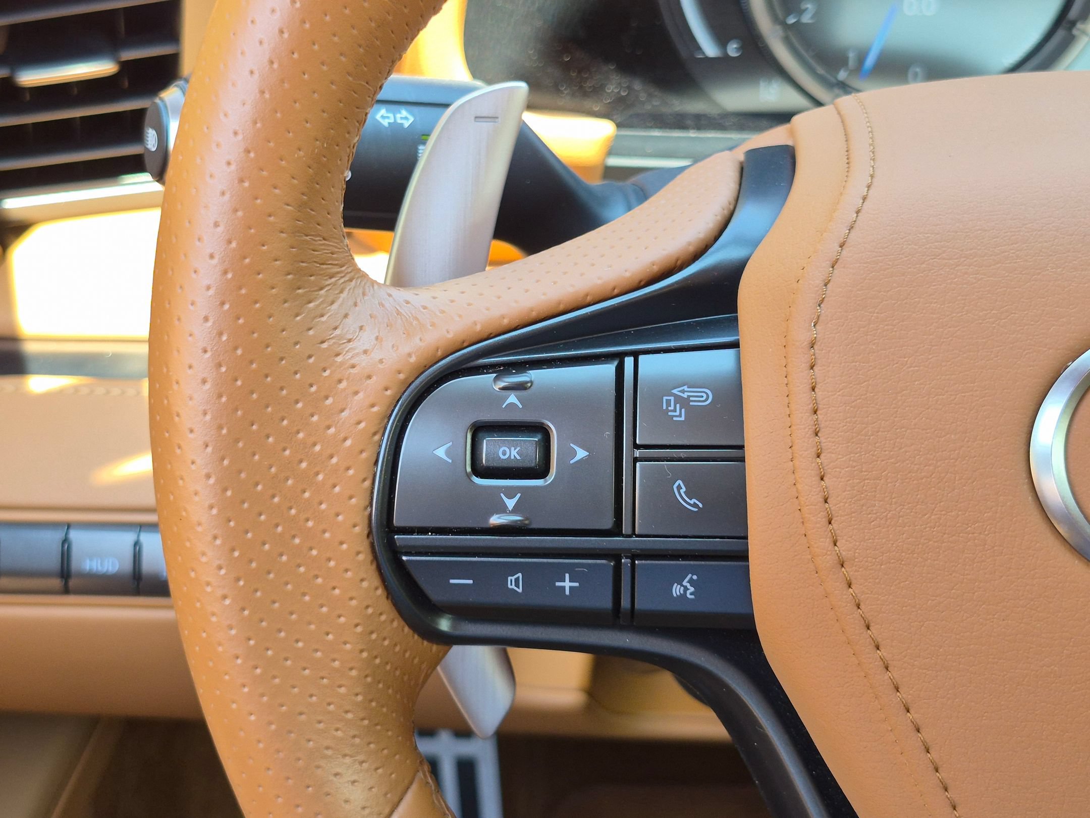 Used 2023 Lexus LC 500 Coupe w/ Dynamic Handling Package RWD image 9