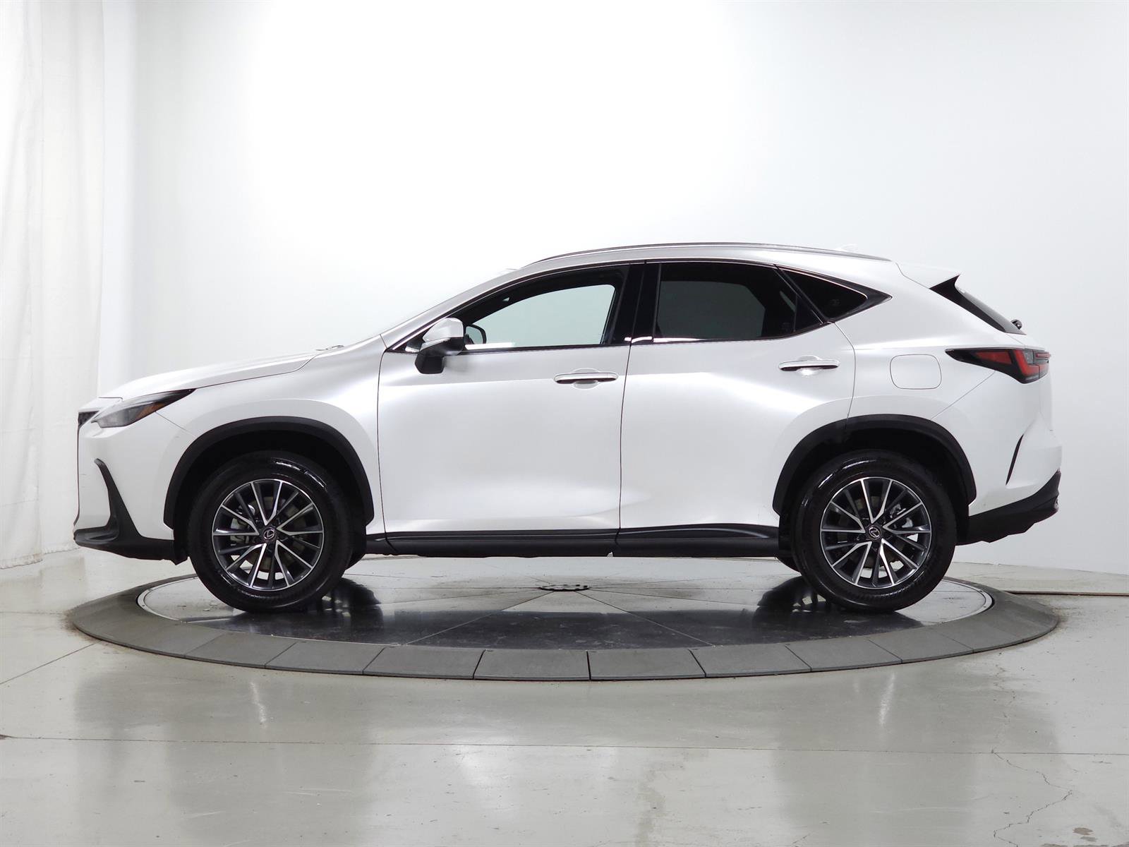 Used 2024 Lexus NX 350 AWD w/ Cold Area Package image 4