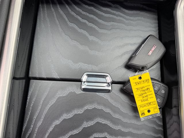 Used 2024 GMC Yukon Denali AWD/4WD image 30
