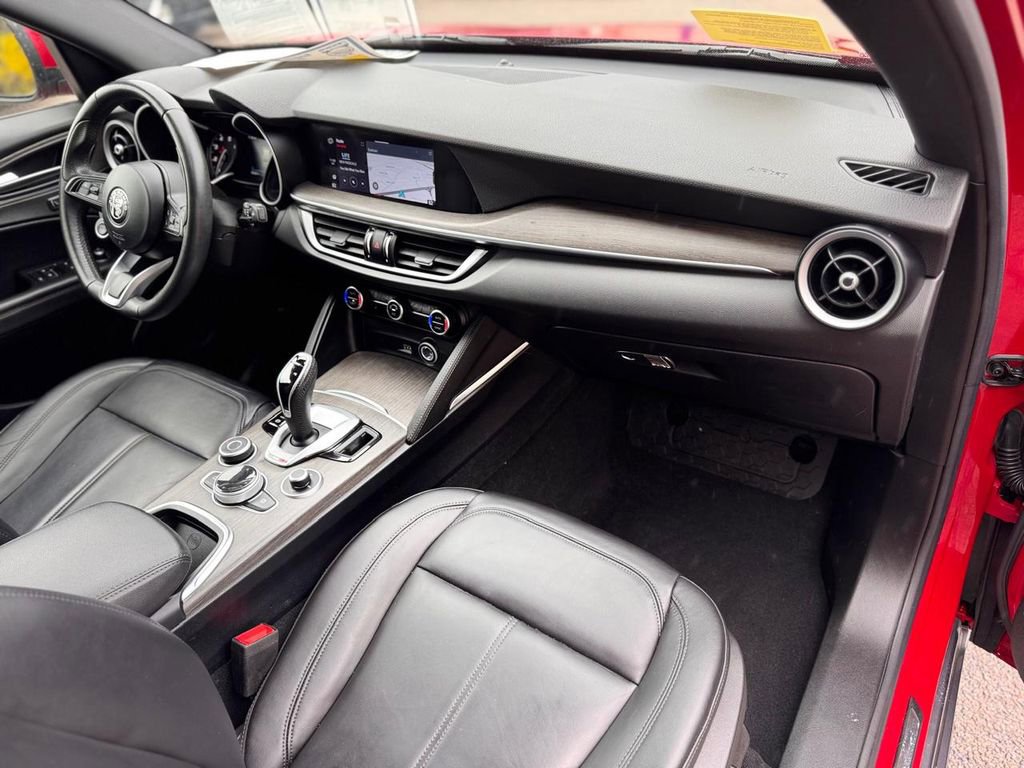 Used 2023 Alfa Romeo Stelvio Ti AWD/4WD image 25