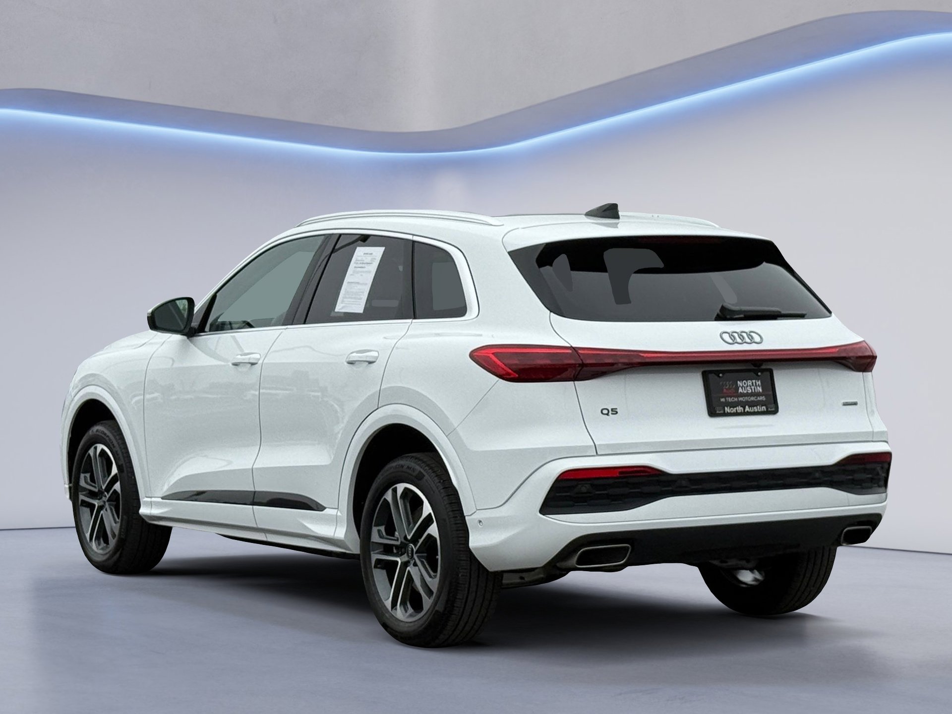 Certified 2025 Audi Q5 Premium w/ Convenience Package image 5