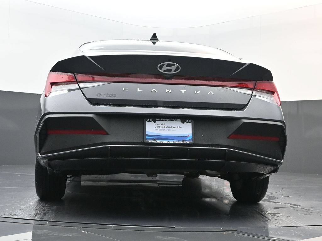 Certified 2026 Hyundai Elantra SE FWD image 24
