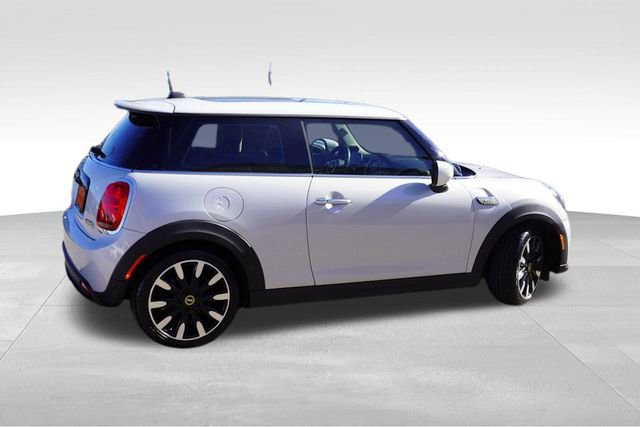 Used 2023 MINI Cooper SE image 4
