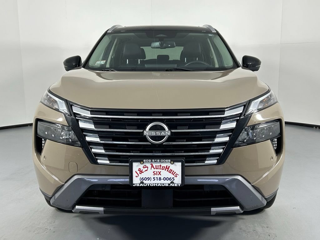 Used 2024 Nissan Rogue SL w/ SL Premium Package AWD/4WD image 2
