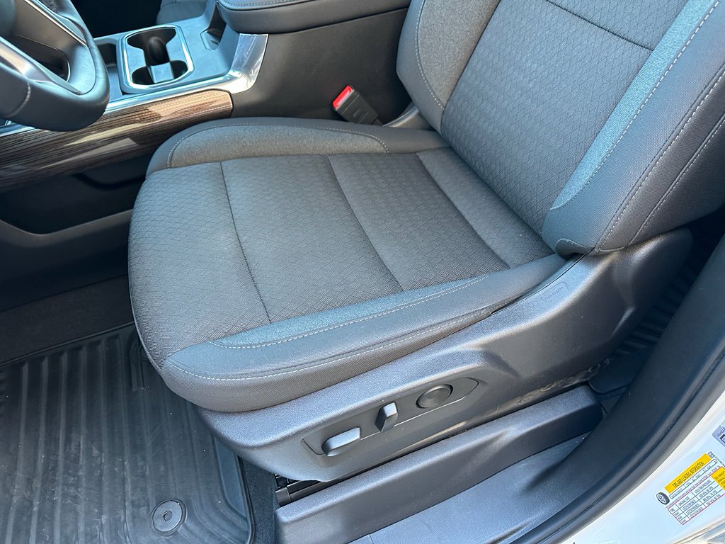 Used 2025 Chevrolet Silverado 2500 LT w/ Convenience Package image 12