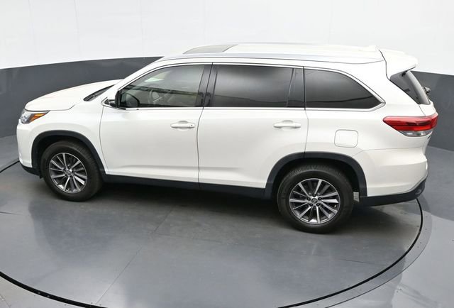 Used 2019 Toyota Highlander XLE image 29